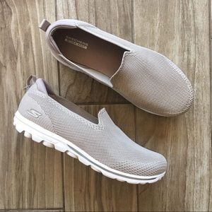 Skechers Go Walk Classic Daydream Sneakers Size 12